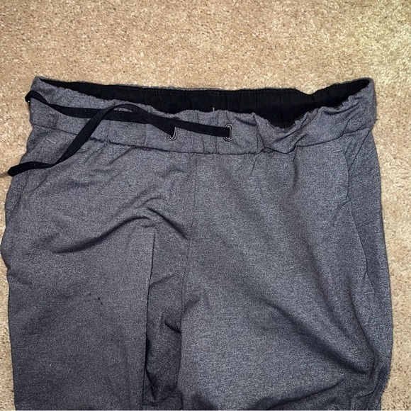 Lululemon On The Fly Pants 28” Heather Gray Size 6 - Picture 9 of 13